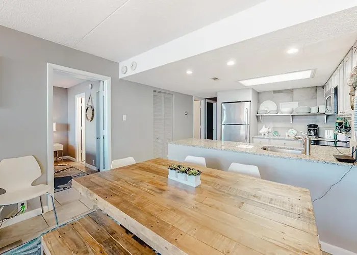 Sunny & Modern Near The With Balcony Pools & Gym Holiday home *