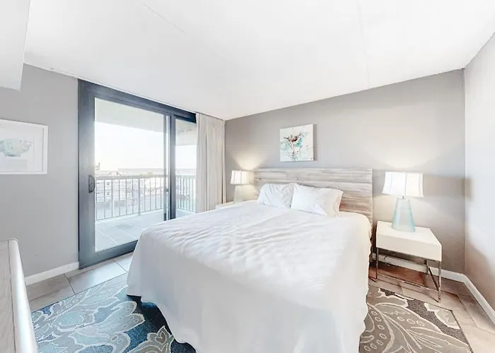 Sunny & Modern Near The With Balcony Pools & Gym Holiday home