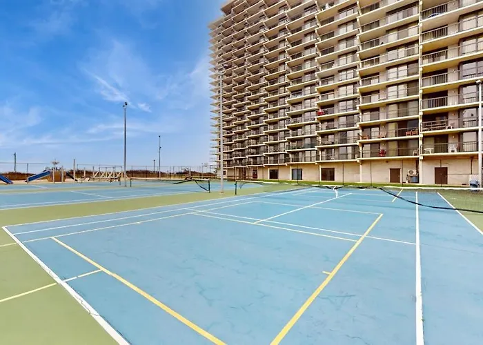 Sunny & Modern Near The With Balcony Pools & Gym