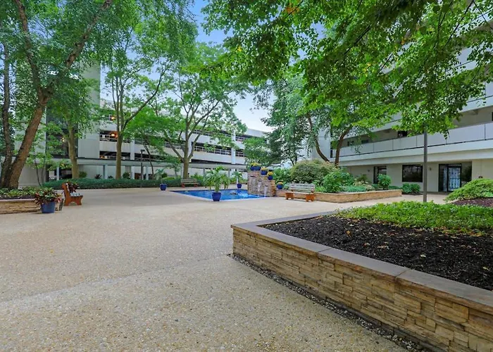 Sunny & Modern Near The With Balcony Pools & Gym Holiday home Ocean City