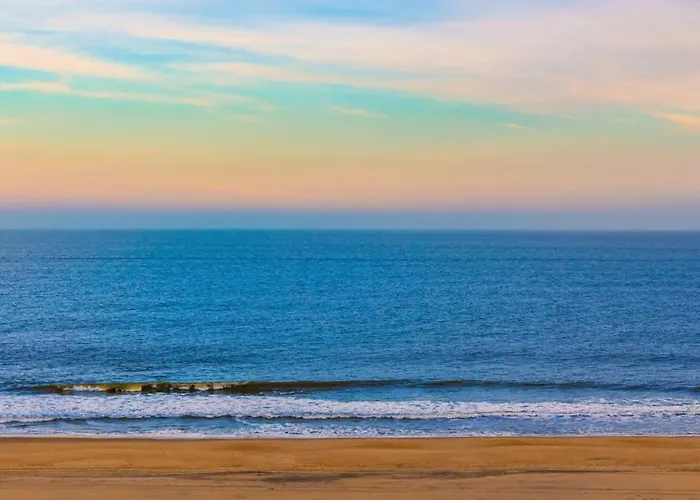Holiday home Sunny & Modern Near The With Balcony Pools & Gym Ocean City